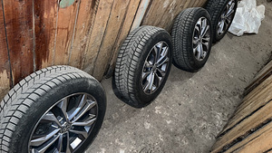Originaal VW R17 veljed +peaaegu uued lamellrehvid 215/55r17 (1 foto / 3)
