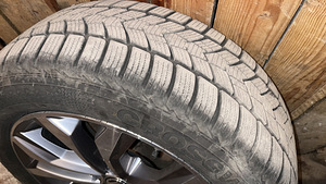 Originaal VW R17 veljed +peaaegu uued lamellrehvid 215/55r17 (2 foto / 3)