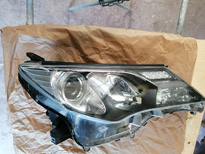 Toyota RAV 4 IV (A4) 2012–parempoolne esitule. (2 foto / 4)
