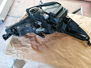 Toyota AVENSIS (T27) 2015- 2018 vasak esituli. (1 foto / 4)