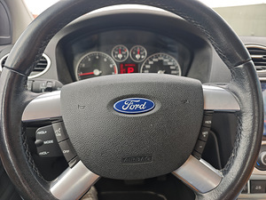 Ford Focus CC 2.0 107 кВт автомат | Pininfarina | 142 000 км (14 фото из 15)