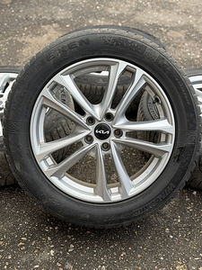 19" оригинальные диски Kia 5x114,3 + 235/55/19 m+s (1 фото из 7)