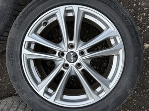 19" оригинальные диски Kia 5x114,3 + 235/55/19 m+s (3 фото из 7)