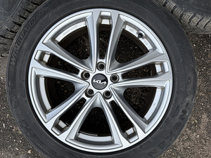19" оригинальные диски Kia 5x114,3 + 235/55/19 m+s (6 фото из 7)