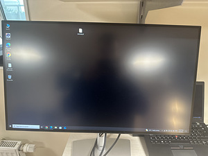 Dell UltraSharp U2722DE (2 фото из 3)