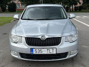 SKODA SUPERB (3 фото из 11)