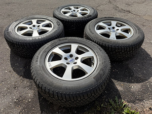 17" Volvo originaalveljed 5x108 + naastrehvid 235/65/17 (3 foto / 8)