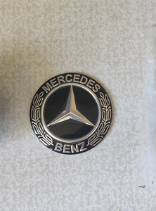 Значок Mercedes Benz (1 фото из 6)