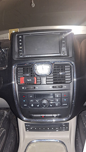 Lancia Voyager (avariiline) (3 foto / 14)