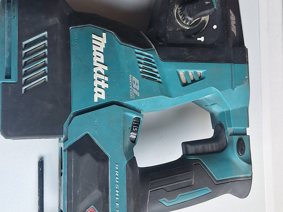 Makita xgt 40v HR003GM201 б/у, в хорошем состоянии