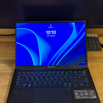 ASUS Zenbook 14 OLED UX3405MA / Ultra 7 / 16GB / 1TB