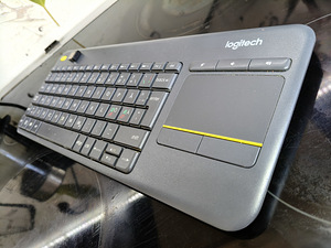 Juhtmevaba klaviatuur Logitech K400 Plus puuteplaadiga (1 foto / 4)