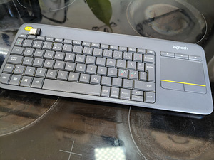 Juhtmevaba klaviatuur Logitech K400 Plus puuteplaadiga (3 foto / 4)