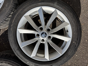 17" Skoda originaalveljed 5x112 + suverehvid 225/50/17 (5 foto / 9)