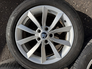 17" Skoda originaalveljed 5x112 + suverehvid 225/50/17 (6 foto / 9)