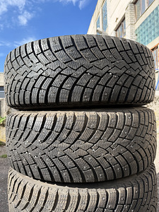 19" оригинальные диски Volvo 5x108 + шипованные шины 235/55/19 (3 фото из 10)