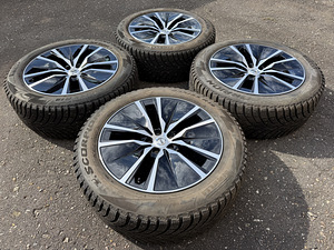 19" оригинальные диски Volvo 5x108 + шипованные шины 235/55/19 (4 фото из 10)