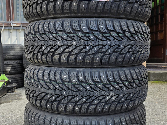 Шины R18 225 60 18 Nokian Hakkapeliitta 9 SUV, новые