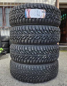 Шины R18 225 60 18 Nokian Hakkapeliitta 9 SUV, новые (1 фото из 1)
