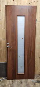Продам 4 межкомнатные двери со стеклом (2 фото из 2)