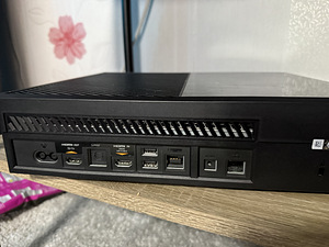 X-box One with controller (3 foto / 5)