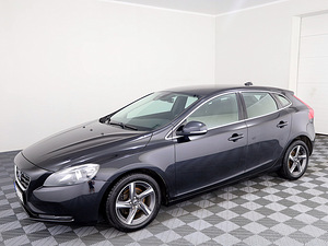Volvo V40 Momemtum 1.6 D4 84kW (2 foto / 7)