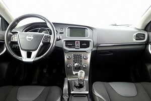 Volvo V40 Momemtum 1.6 D4 84kW (5 foto / 7)