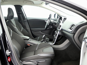 Volvo V40 Momemtum 1.6 D4 84kW (6 foto / 7)
