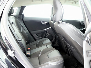 Volvo V40 Momemtum 1.6 D4 84kW (7 foto / 7)
