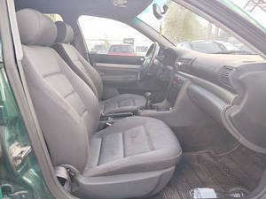 Audi A4 Comfortline Facelift 1.6 74kW (6 фото из 7)
