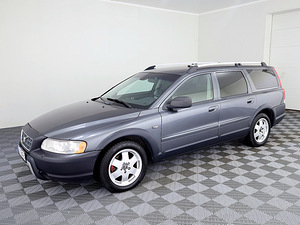 Volvo XC70 Summum Facelift ATM 2.4 D5 136kW (2 фото из 7)