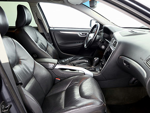 Volvo XC70 Summum Facelift ATM 2.4 D5 136kW (6 фото из 7)