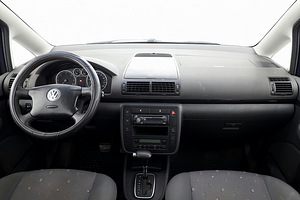 Volkswagen Sharan Comfortline Facelift ATM 1.9 TDI 85kW (5 фото из 8)