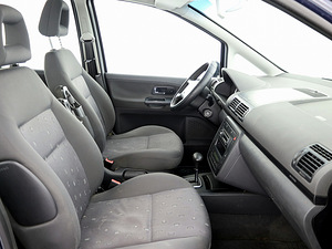 Volkswagen Sharan Comfortline Facelift ATM 1.9 TDI 85kW (6 фото из 8)