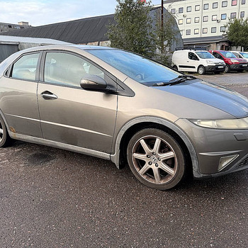 Honda Civic Elegance 1.8 103kW