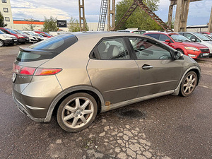 Honda Civic Elegance 1.8 103kW (3 фото из 7)