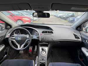 Honda Civic Elegance 1.8 103kW (5 фото из 7)