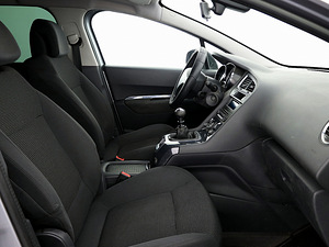 Peugeot 5008 Elegance Facelift 1.6 HDi 84kW (6 фото из 8)