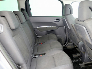 Peugeot 5008 Elegance Facelift 1.6 HDi 84kW (7 фото из 8)