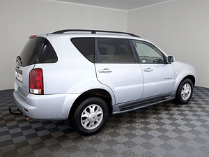 SsangYong Rexton Luxury ATM 2.7 Xdi 121kW (3 foto / 7)