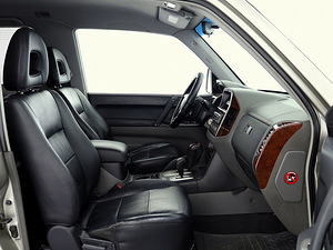 Mitsubishi Pajero Luxury ATM 3.2 DI-D 118kW (6 foto / 7)