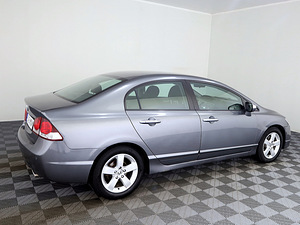 Honda Civic Facelift LPG ATM 1.8 103kW (3 фото из 7)