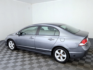 Honda Civic Facelift LPG ATM 1.8 103kW (4 фото из 7)