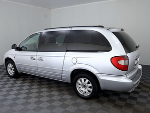 Chrysler Grand Voyager Luxury ATM 2.8 CRD 110kW (4 foto / 8)