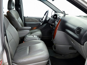 Chrysler Grand Voyager Luxury ATM 2.8 CRD 110kW (6 foto / 8)