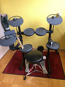 Trummikomplekt lastele Yamaha (2 foto / 4)