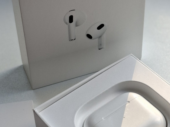 AirPods 3