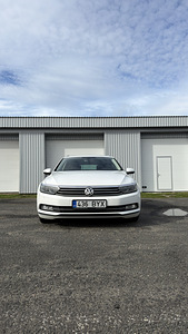 Volkswagen Passat (1 foto / 15)