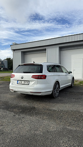 Volkswagen Passat (8 foto / 15)