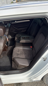 Volkswagen Passat (10 foto / 15)